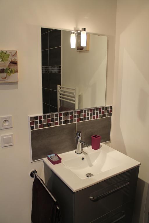 Le Champ De La Ferme Bed & Breakfast Saint-Gervais en-Belin Ruang foto