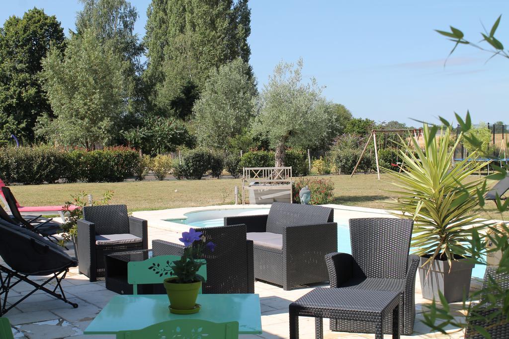 Le Champ De La Ferme Bed & Breakfast Saint-Gervais en-Belin Bagian luar foto